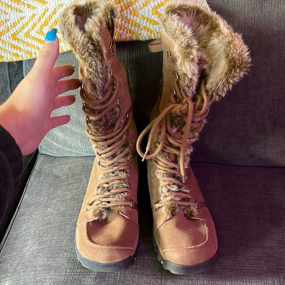 Sketcher Lace-up winter boots (8.5)